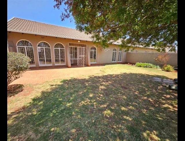 3 BEDROOM TOWNHOUSE FOR SALE IN PARKRAND